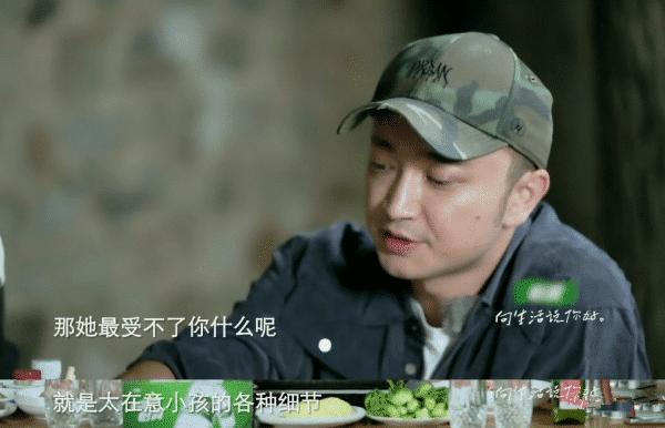 中外育儿观念差异有多大？看撒贝宁夫妻就知道，孩子啃拖鞋都不管