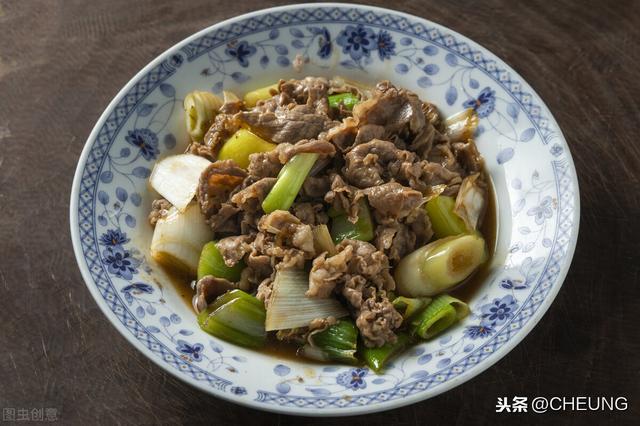 葱爆肥牛，香嫩入味家常菜，营养美味好吸收，白领必备美味