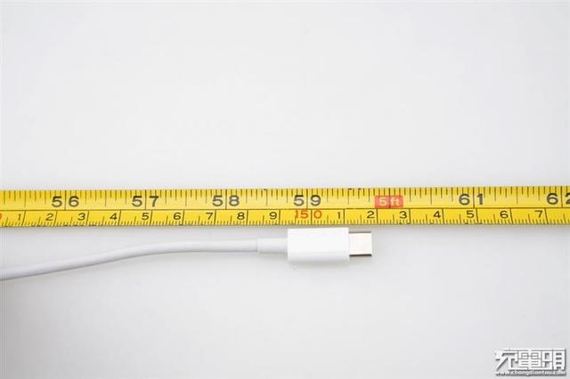 #环球网#体积缩减27% 小米65W PD充电器评测