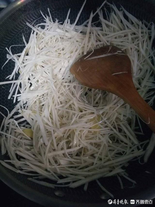 壹粉食堂｜闷辣菜怎么做？口感清脆鲜辣爽口，做一盆能吃好多天