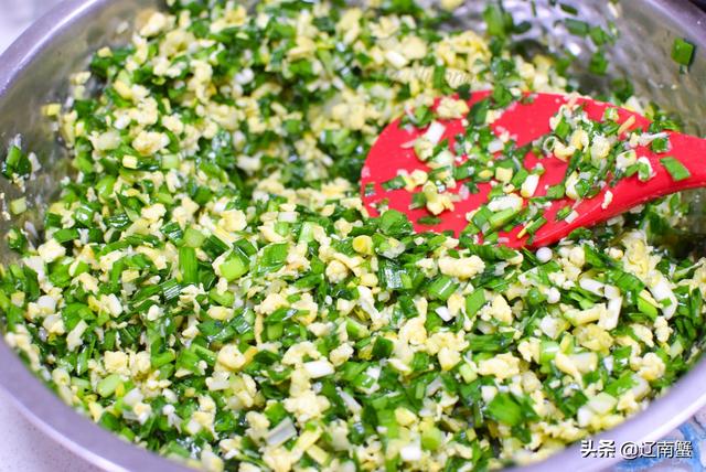 老妈做的素三鲜饺子，看着不起眼，隔几天不吃就会想