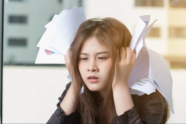 口舌生疮，反反复复，引发口腔溃疡的6个不良因素，尽量改掉它们