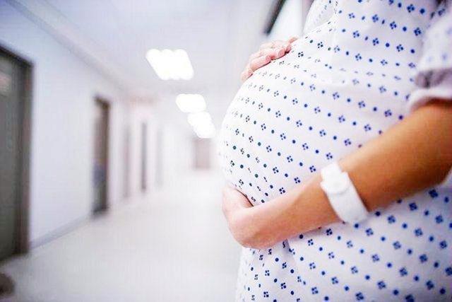 梦的色彩|老婆羊水破了在待产，我开了20分钟车很累，在酒店休息两小时有错