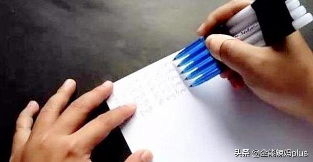 【超级宝妈】孩子罚抄“足”字100遍,看到作业妈妈愣了,网友:老师要哭了