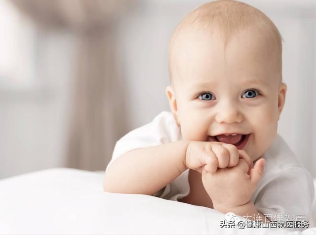 甜蜜妈妈|宝宝总是眼泪汪汪，还有眼屎，是上火了吗？