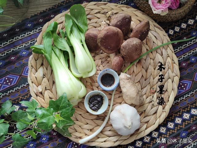 香菇炒油菜，别再放盐，加这2种酱料，咸香下饭味更鲜