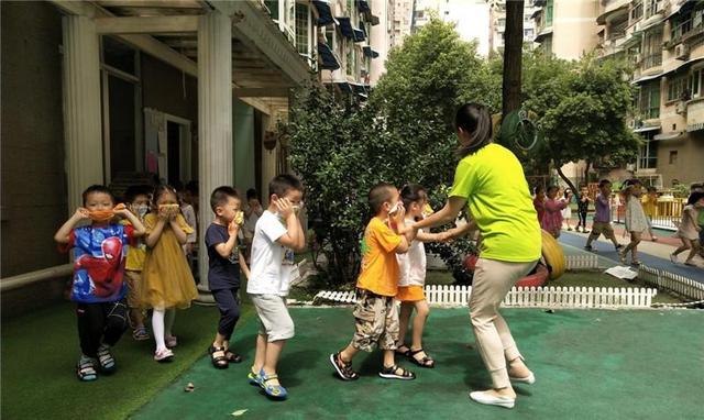 纪夏浮梦|香洲社区菁华幼儿园开展消防疏散演习