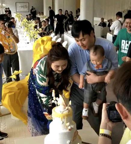 40岁沈腾为儿子庆生，200斤的妻子太抢镜，美丽的人生还需自律|影视交流地