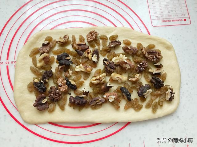 葡萄干|面包新手必学的大列巴，满满果仁，越嚼越香，健康美味好吃不长肉