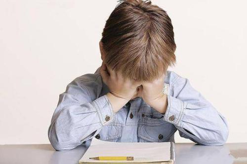 「超级宝妈」孩子缺乏自信心？培养自信心的8种方法，让宝宝远离自卑和恐惧！