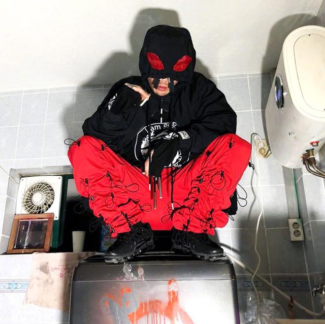 时尚探究社粉丝组团烧王一博裤子，松紧带裤的时尚，u1s1普通人真的驾驭不了