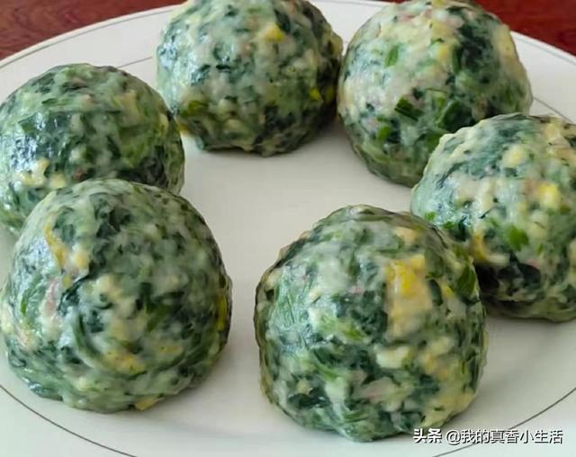 菠菜别总炒着吃，教你一个新吃法，简单几步，上桌吃2盘，过瘾