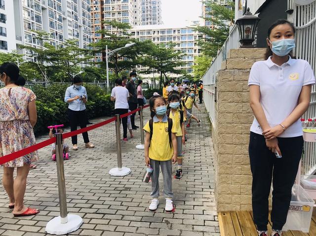 你的育儿经|看！南山区幼儿园门前全是口罩都遮不住的笑脸~