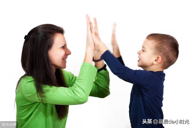 超级宝妈：儿子对一直工作的妈妈说，玩具不会说话，我就想让你陪我，好吗