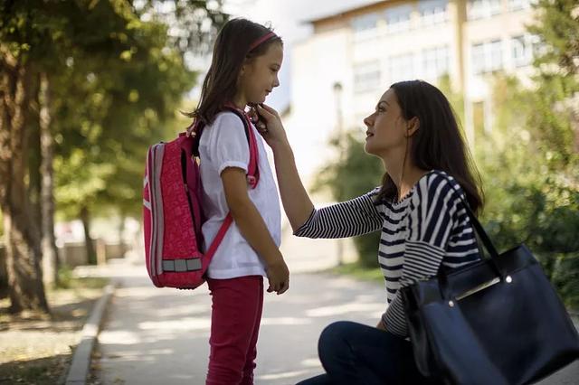 【超级宝妈】孩子的成长与父母分开，究竟是不是一件好事