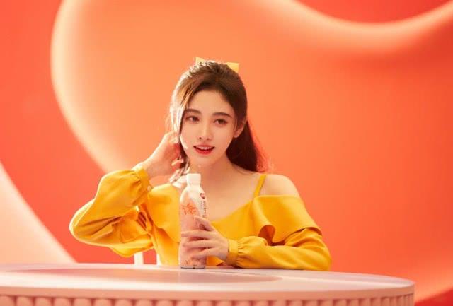 [天天观娱乐]鞠婧祎地位不保！日媒移情别恋，“四千年美女”称号易主