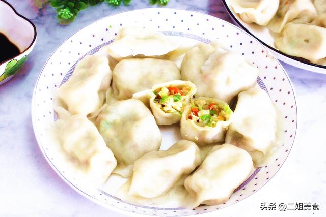 包白菜馅饺子，牢记“2放2不放”，饺子鲜嫩多汁，解馋又好吃