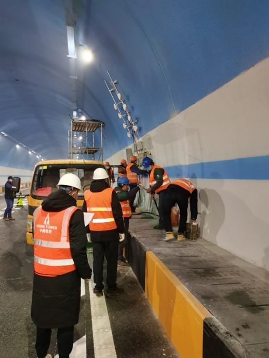 #新华网客户端#中国铁塔做好疫情防控稳步有序复工复产