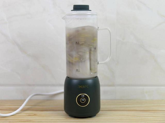 有了臻米迷你破壁机，营养豆浆轻松做，功能丰富用途多