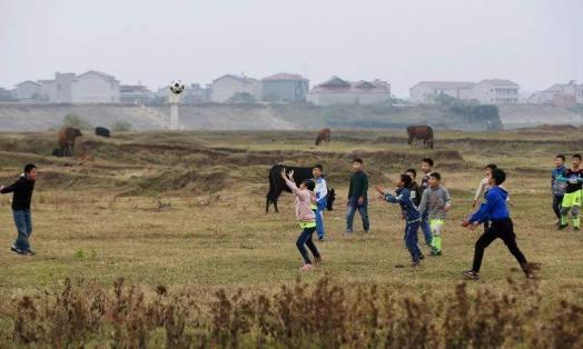 为啥城里的孩子比农村孩子“颜值高”？跟基因无关，原因不简单