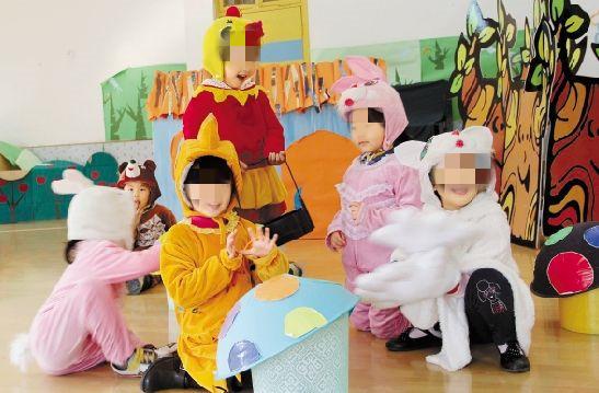 幼儿园老师晒超牛“合照”，一招制服神兽，老师：孩子们听话多了