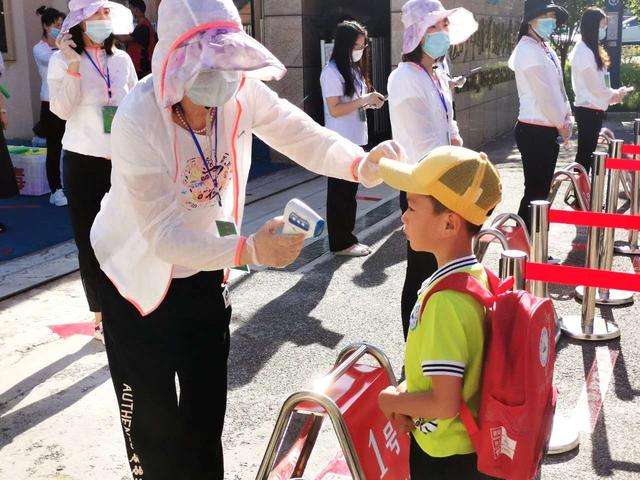 相亲相爱|庄河各幼儿园陆续复园，园内宝宝不用戴口罩