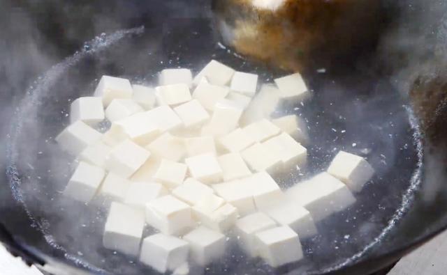 原来这才是麻婆豆腐的正确做法，教你几个诀窍，豆腐入味又下饭