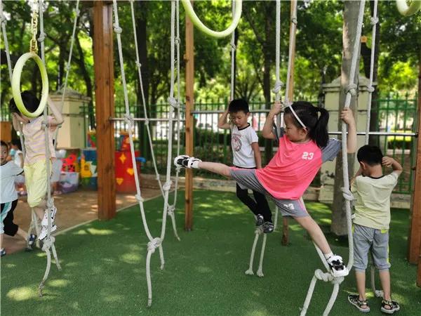 齐鲁东营资讯|亲亲宝贝欢迎“回家”——广饶街道中心幼儿园的开园第一天