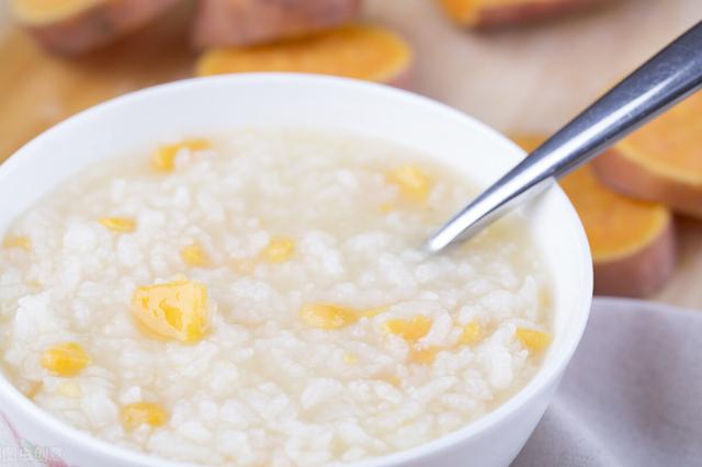 红薯别再烤着吃，简单一锅煮，香浓清甜，大人小孩都吃不腻