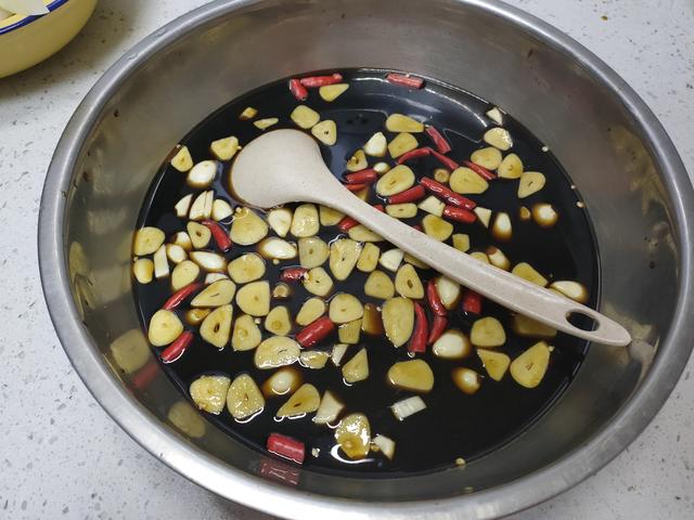 酒店的招牌腌萝卜，酸甜嘎嘣脆，做法配方教给你，料汁比例是关键