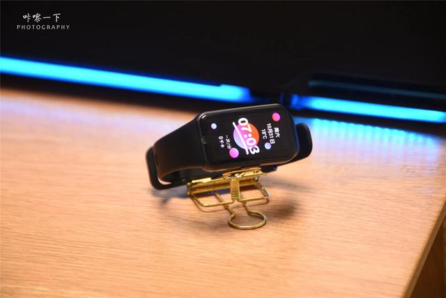 249起！荣耀手环6这是要颠覆智能手环玩法？