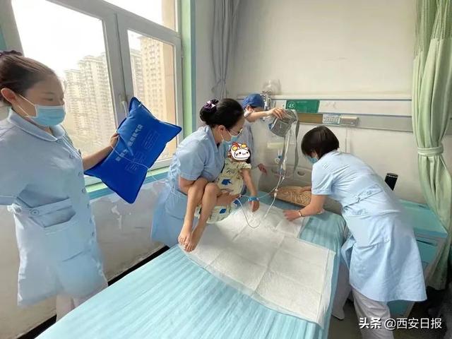 小悦悦|4岁女童肿瘤扩散 手术结束医护人员全哭了 主刀专家：手术也许“意义不大”，但生命值得温柔对待