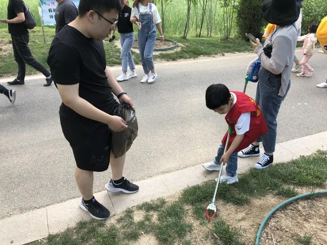 超级宝妈|小朋友，你认真的样子一点不小