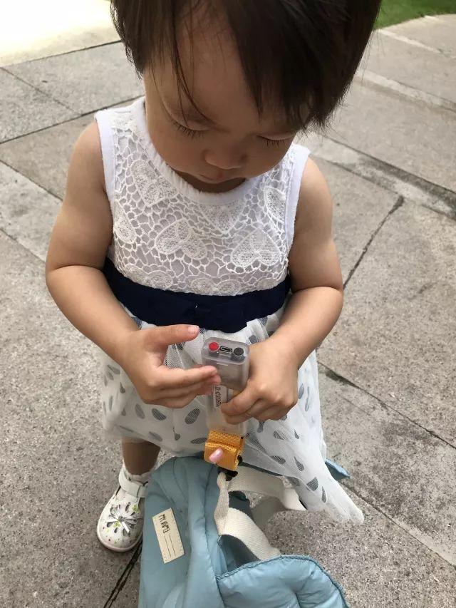 「超级宝妈」小蛛丝成功混入辣妈界轻松带娃