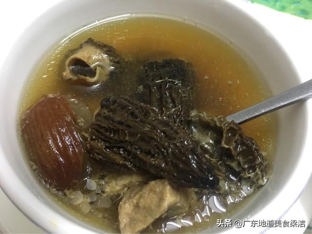 [超级宝妈]广东靓汤羊肚菌炖瘦肉味道鲜香，小孩多喝身体棒，我的育儿日记