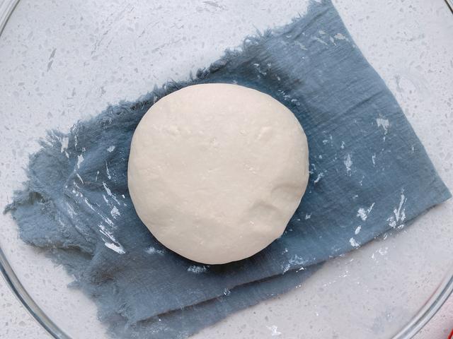 应季的冬笋馅包子，冬笋处理是重点，这样做的包子皮薄馅多还爆汁