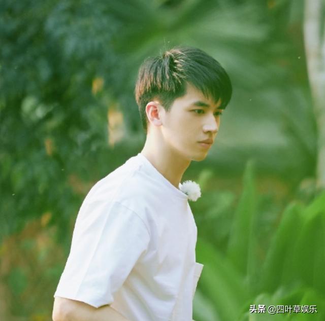 《向往4》发布新一期海报，张子枫独占C位，节目组宠妹实锤了|影视交流地