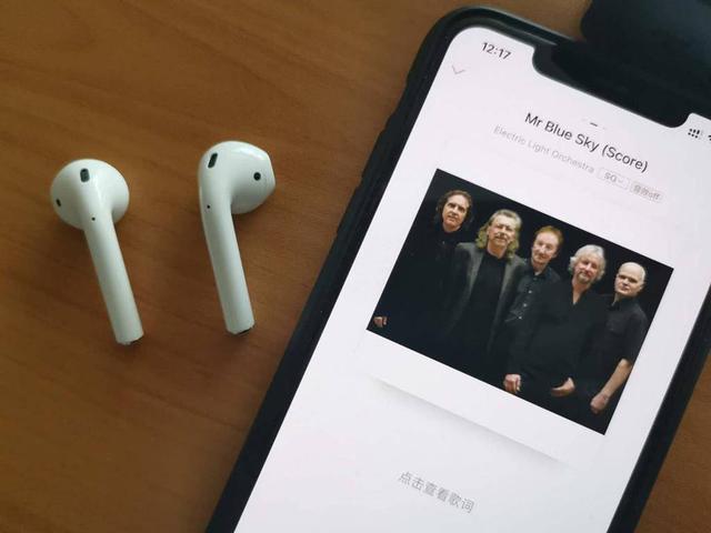 纵横真无线市场两年的AIRPODS二代败北德版AIRPODS