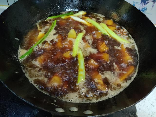 红烧肉，记住“2不放2窍门”，肉香十足、软糯入味，不柴不油腻