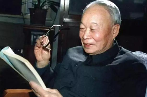 你的育儿经|他被同学取绰号，父亲听后将绰号改为真名，如今这名字家喻户晓
