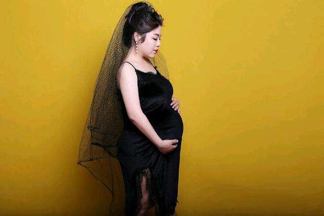 「超级宝妈」腆肚孕妇也是一道风景,腆着大肚子仍然风姿绰约!