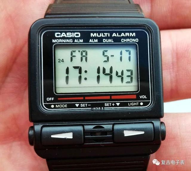 外置迷你喇叭的卡西欧手表——CASIO b80