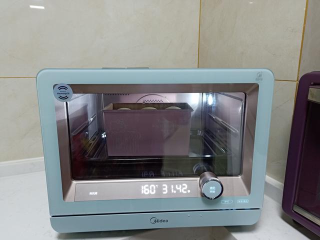 老婆做面包也偷懒，面团不发酵，第二天还柔软拉丝，开心到大笑