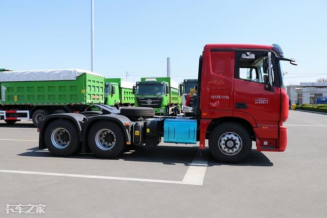 煤炭砂石料运输必看，4款国六平顶牵引车盘点，你会选谁？