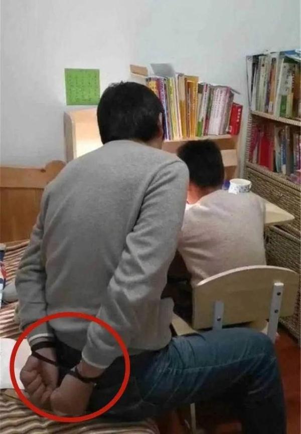 作业|爸爸辅导孩子作业生气捶墙致骨折 家长如何摆脱“恐辅症”