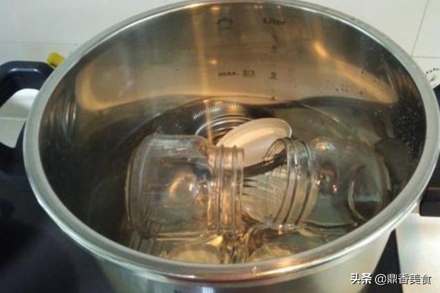 腌腊八蒜，牢记3放3不放，大蒜粒粒碧绿，汤汁酸甜，脆爽可口