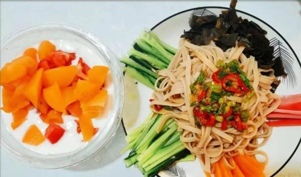 面条|天热没胃口？来一碗清爽可口的冷面