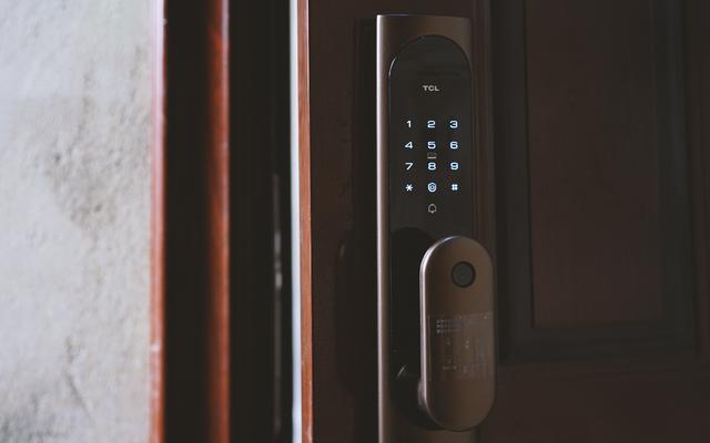 高效指纹开门，给生活从容的步调，TCL K6C智能指纹锁体验