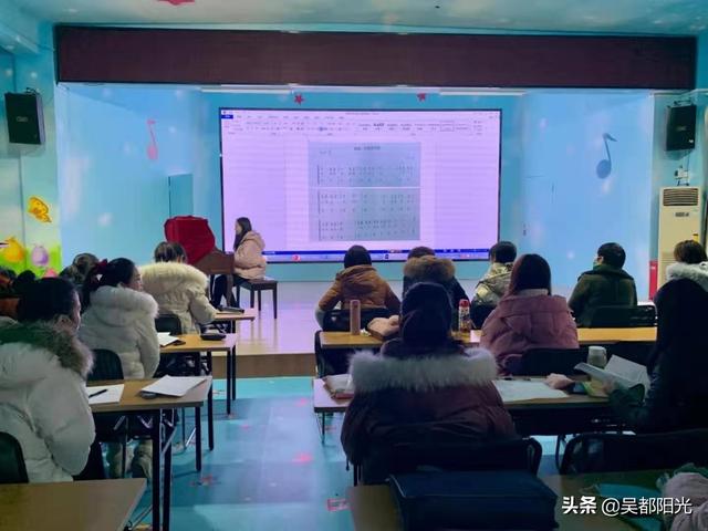 悦奏琴音 乐咏童曲 以赛促培 强基本功