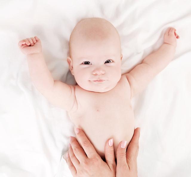 超级宝妈：黄疸、湿疹、吐奶、眼屎、红臀、肠绞痛...新生儿十大问题一次讲